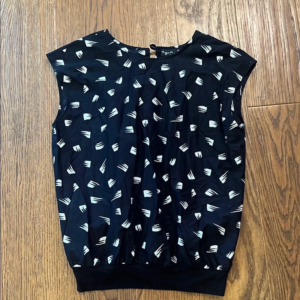 Agnes B. Black Top with White Brushstroke Print